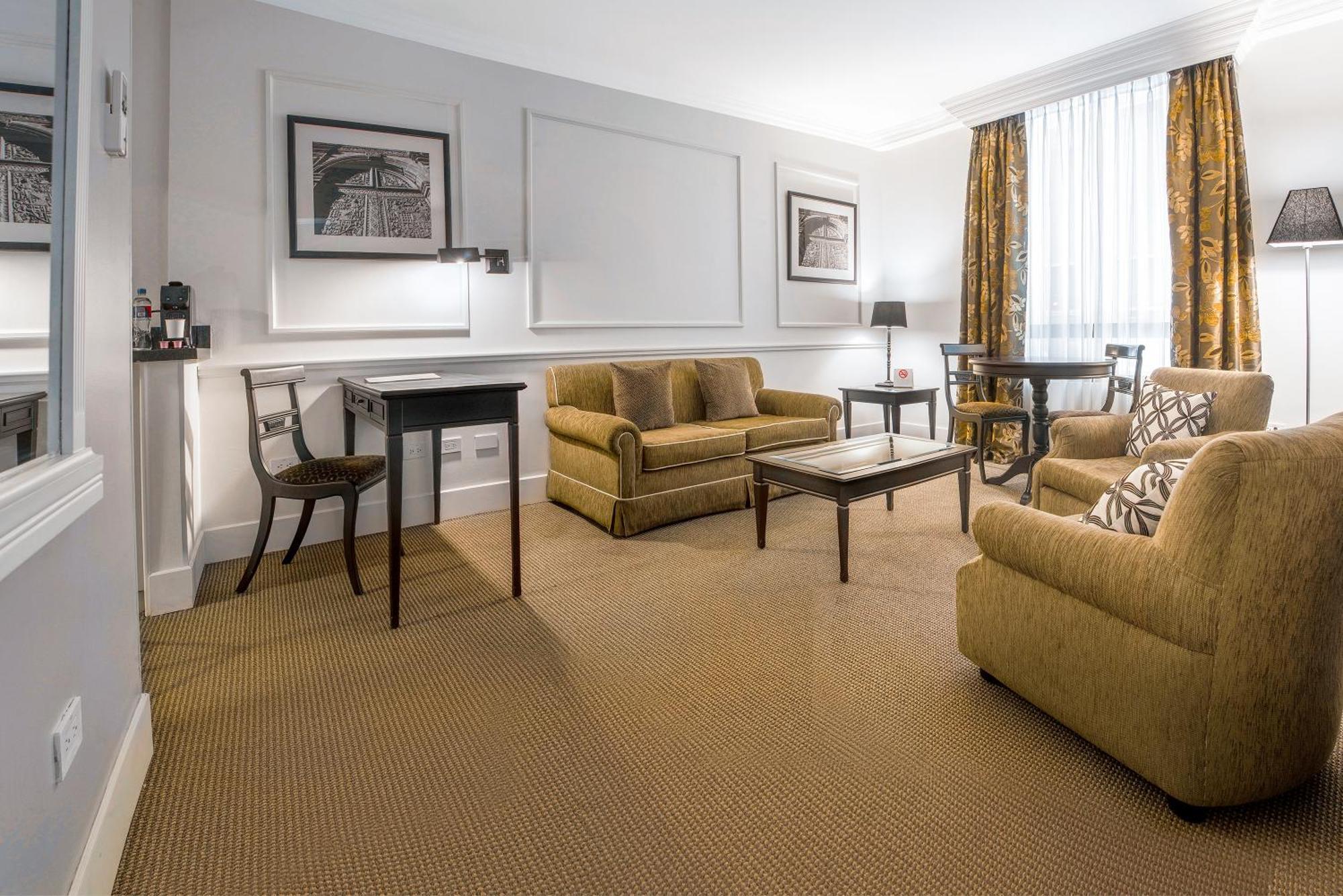 Dann Carlton Hotel