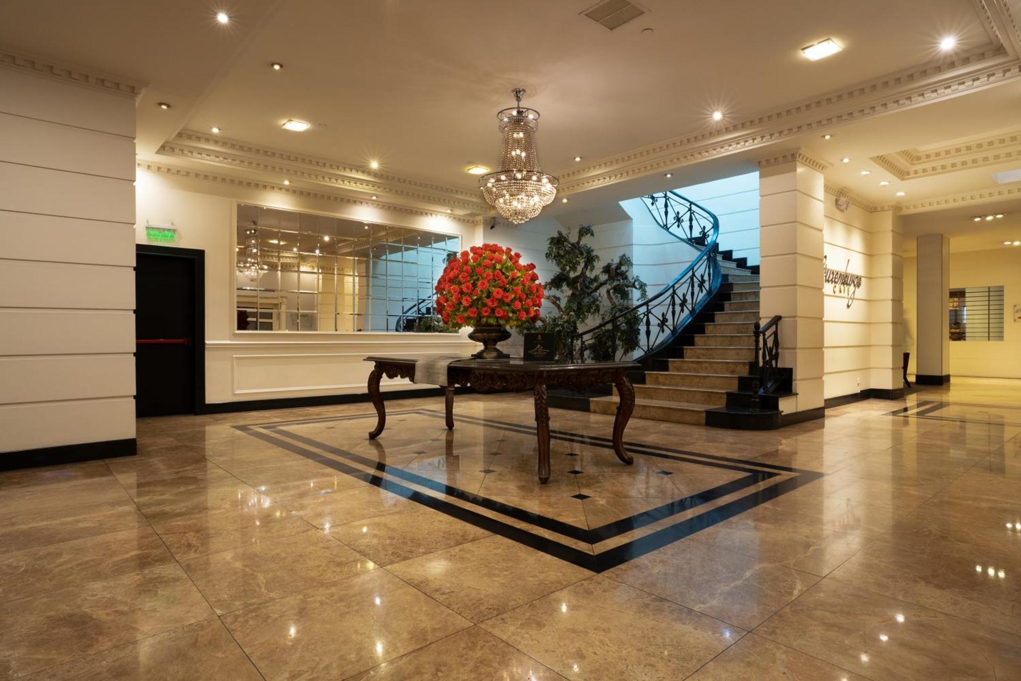 Dann Carlton Hotel 5*