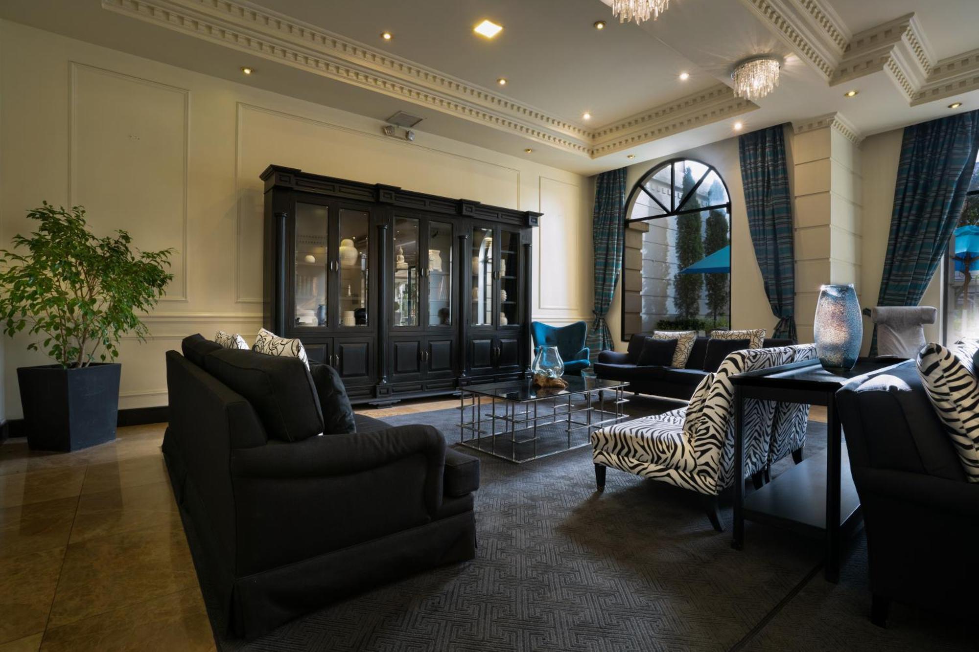 Dann Carlton Hotel